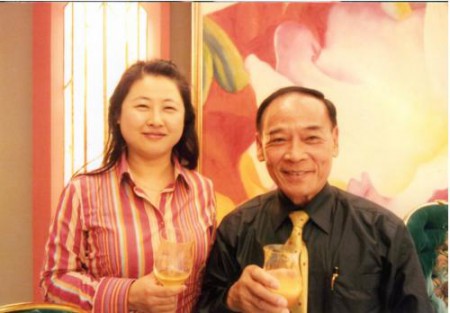 見圖:左:中國國防部外辦宋英杰女士/右:本報社長潘隆俊榮譽博士