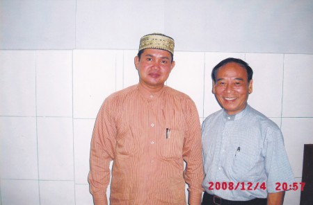 印尼亞齊省自治區王子(左)馬紹爾群島總統經濟顧問(右)