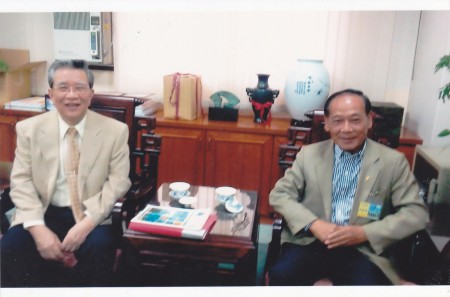 監察院副院長陳進利(左)馬紹爾群島總統顧問(右)